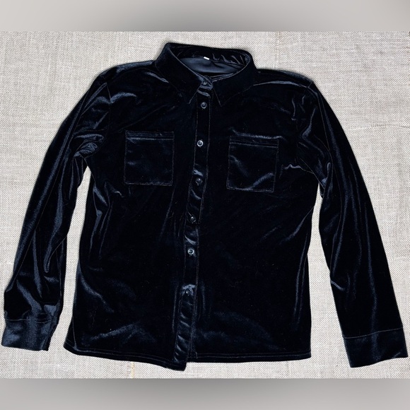 Womens Black Velvet Button Down Shirt Medium Large Goth Witch Core Dark Romance - Picture 1 of 3